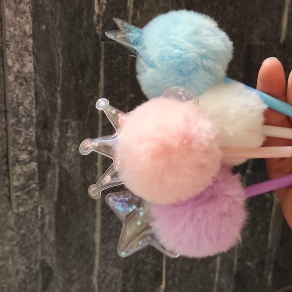 4 Super adorable pens - Picture 2 of 4